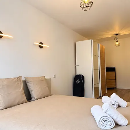 Ferienhaus Le Bessanais Maison De Village 4 Pers *